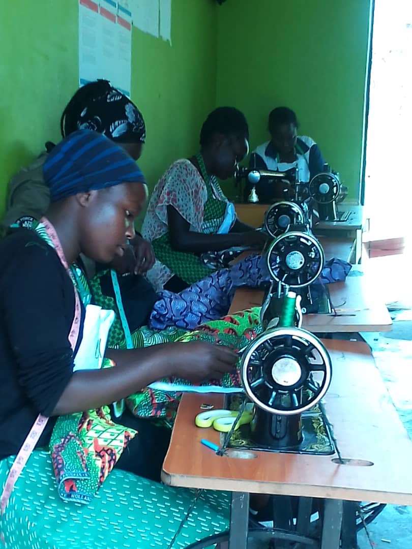 Taller de costura en Uganda